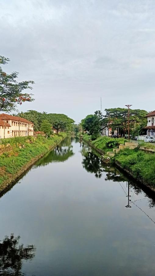 Brooklands Avenue Hotel Alappuzha Exterior foto